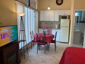 2618 Lincoln St in Hollywood, FL - Building Photo - Building Photo