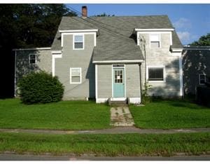 818 Bedford St in East Bridgewater, MA - Foto de edificio