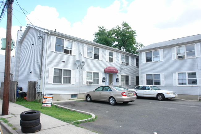 2-4 John St in Carteret, NJ - Building Photo - Building Photo