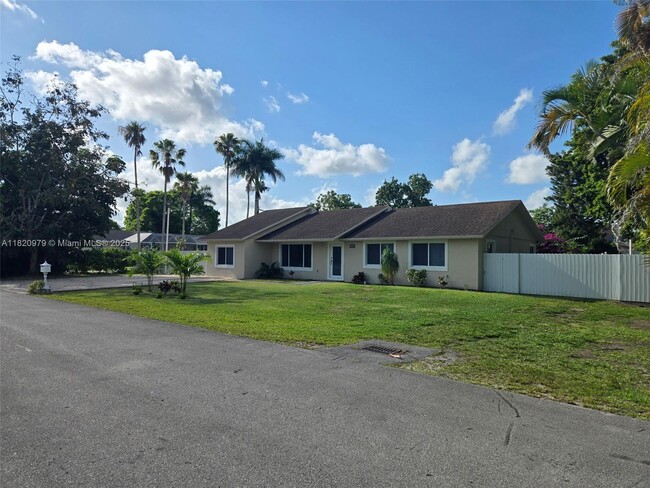 12920 SW 185th Terrace in Miami, FL - Building Photo - Building Photo