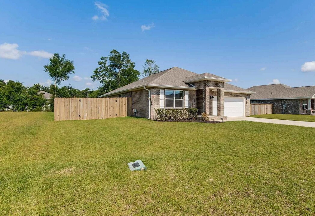 9768 MilleeLoop in Pensacola, FL - Building Photo