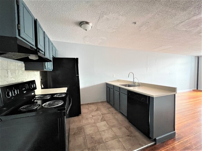 32 Main St, Unit 3C