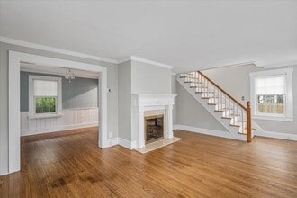 16 Egypt Ln in Locust Valley, NY - Building Photo - Building Photo