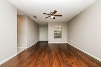 6906 El Centro Ct, Unit 813-10L in Tampa, FL - Foto de edificio - Building Photo