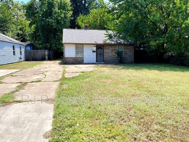 4095 Chelsea Ave in Memphis, TN - Building Photo - Building Photo