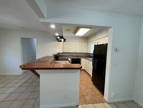 5302 Weirwood Ave in Orlando, FL - Building Photo - Building Photo