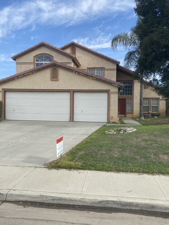 4008 Hidden Rock St in Bakersfield, CA - Building Photo