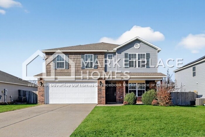 904 SW Loudon Dr in Bentonville, AR - Building Photo