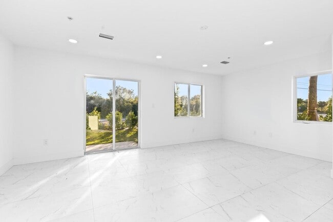 4498 SW Port St Lucie Blvd in Port St. Lucie, FL - Building Photo - Building Photo