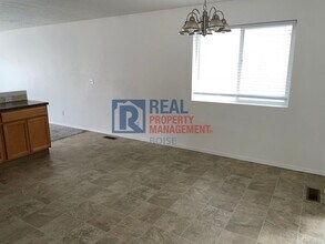 10450 W Bear Lake Dr in Boise, ID - Building Photo - Building Photo
