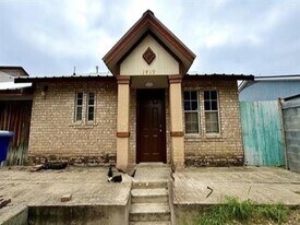 1419 Reagan Dr in Laredo, TX - Building Photo
