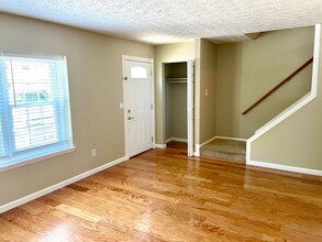 8881 Long Beach Cir in Atlanta, GA - Building Photo - Building Photo