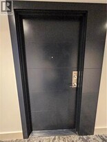 75 James St S in Hamilton, ON - Building Photo