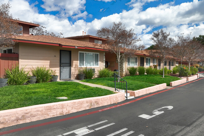 Winter Gardens Terrace in Lakeside, CA - Building Photo - Building Photo