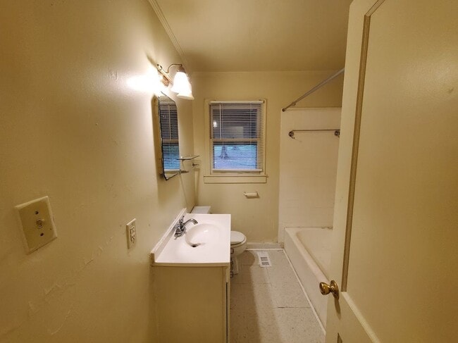 915 Barringer St in Greensboro, NC - Building Photo - Building Photo