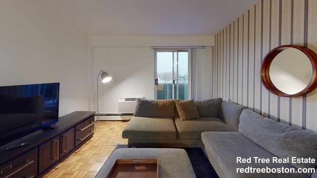 185 Freeman St, Unit 648 in Brookline, MA - Building Photo - Building Photo