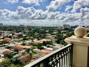 3232 SW 22nd St, Unit 1004 in Miami, FL - Building Photo - Building Photo
