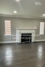 5766 Nottingham Rd in Detroit, MI - Foto de edificio - Building Photo