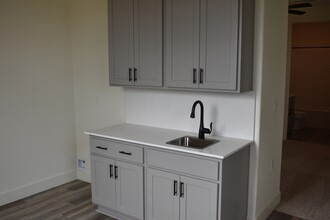 682 Stephanie Dr in Merced, CA - Building Photo - Building Photo