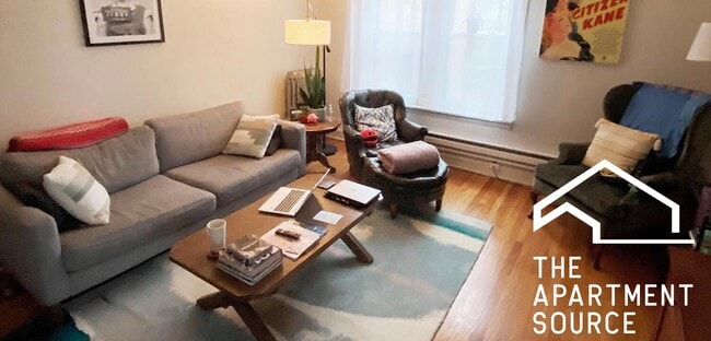 property at 4222 N Clark St