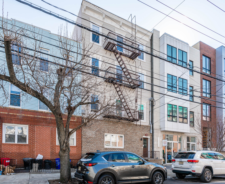 413 Jefferson St in Hoboken, NJ - Building Photo