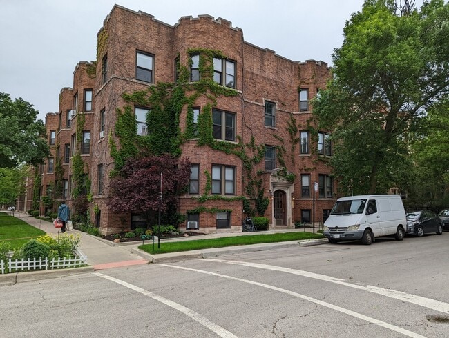 property at 3702 N Lakewood Ave