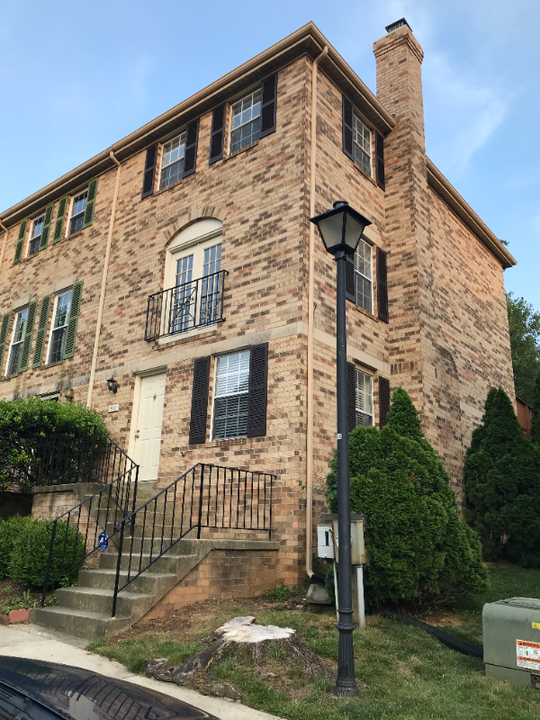 513 Pickwick in Silver Spring, MD - Building Photo