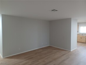 937 SE 23rd Pl in Cape Coral, FL - Building Photo - Building Photo