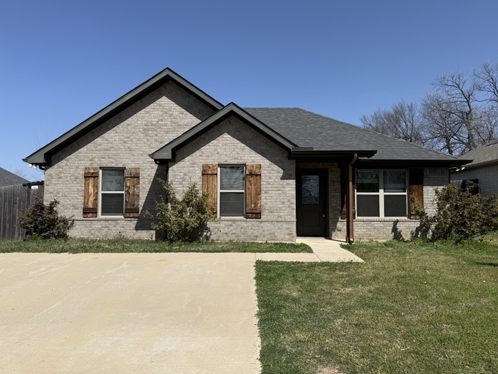 415 Maple Row in Denison, TX - Building Photo