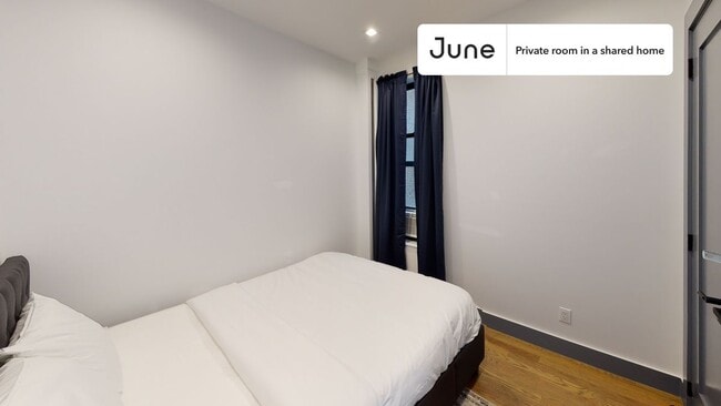 Private bedroom in 4 bed/2 bath Home in New York, NY - Building Photo - Building Photo
