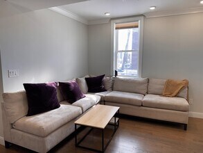 93 George St, Unit 1 in Boston, MA - Foto de edificio - Building Photo