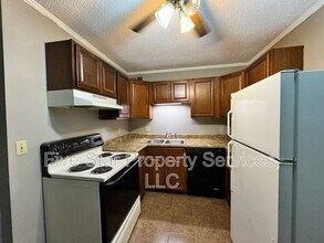 2080 W Washington St in Springfield, IL - Building Photo - Building Photo