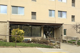 Conneaut Manor Apartments in Conneaut, OH - Foto de edificio - Building Photo