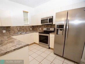 1110 Shoma Dr in West Palm Beach, FL - Foto de edificio - Building Photo