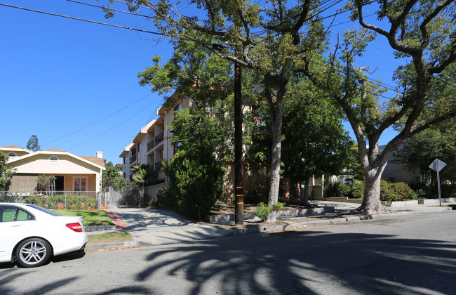 915 Raleigh St in Glendale, CA - Foto de edificio - Building Photo