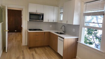 2112 Ashby Ave, Unit C in Berkeley, CA - Building Photo