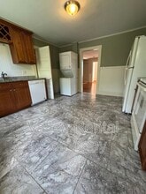 46 Old Amherst Rd in Sunderland, MA - Building Photo - Building Photo