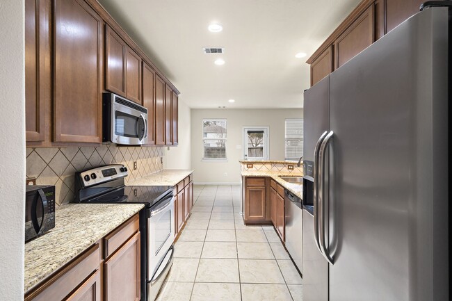 3315 Victorian Manor Ln in Houston, TX - Building Photo - Building Photo