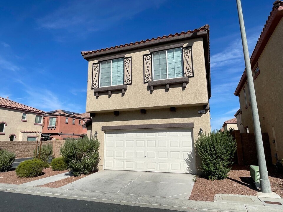 10618 Allegrini Dr in Las Vegas, NV - Building Photo