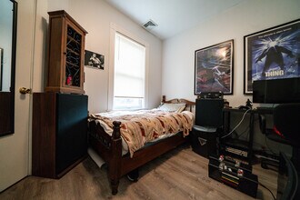 137 Centre St, Unit 3 in Boston, MA - Building Photo - Building Photo