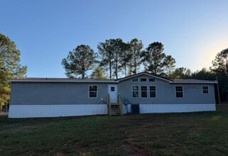 379 Brookside Dr in Abbeville, SC - Building Photo - Building Photo