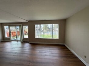 2179 Monterey Dr in South Lake Tahoe, CA - Building Photo - Building Photo