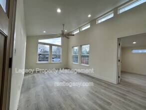 10753 Oakton Way in Rancho Cordova, CA - Building Photo - Building Photo