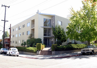 276 Lee St in Oakland, CA - Building Photo - Building Photo