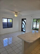 1305 NE 146th St in Miami, FL - Building Photo - Building Photo