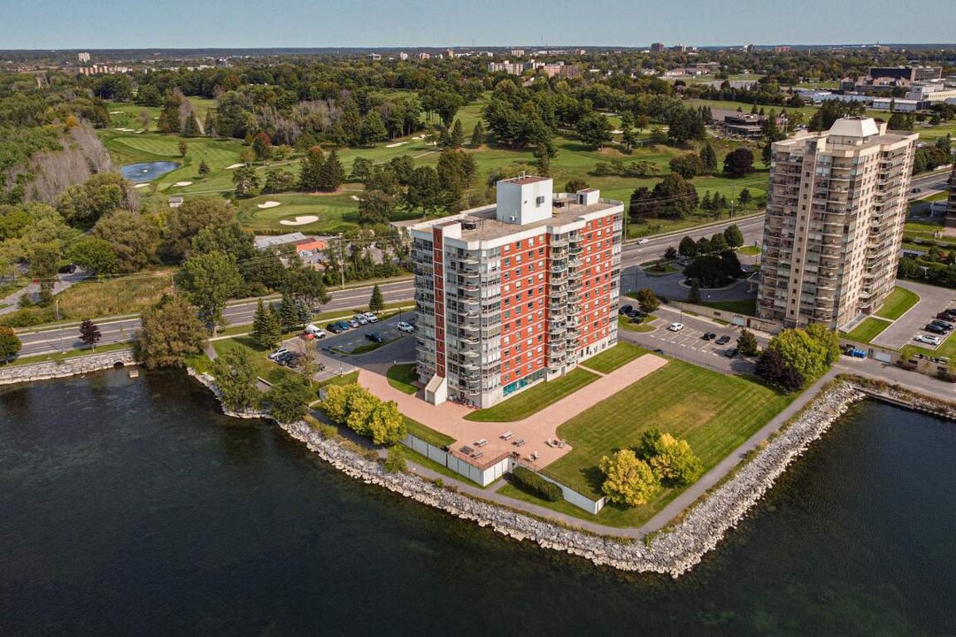 Richardson Wharf in Kingston, ON - Building Photo