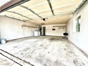 4881 E Imperial Ave in Las Vegas, NV - Building Photo - Building Photo