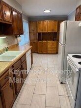 8020 Linville Rd in Oak Ridge, NC - Building Photo - Building Photo