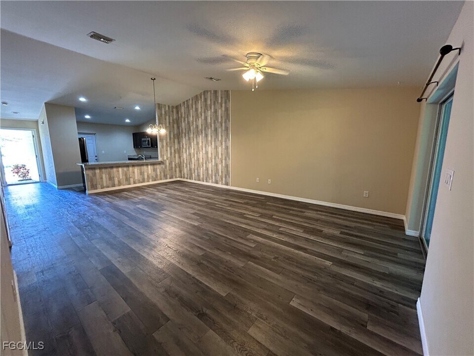 13308 Blytheville Ave in Port Charlotte, FL - Building Photo