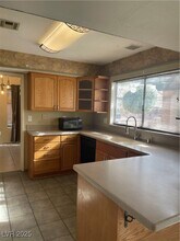 4570 Freshwater Dr in Las Vegas, NV - Building Photo - Building Photo